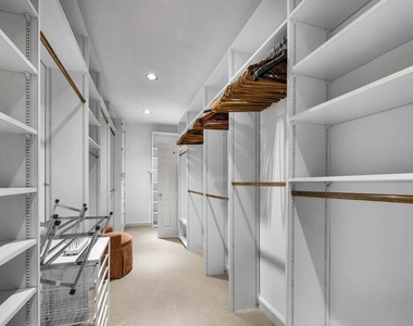 11745 Montana Avenue - Photo Thumbnail 21