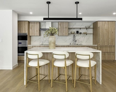 333 N Palm Drive - Photo Thumbnail 2