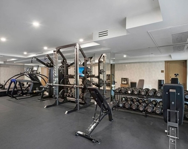 333 N Palm Drive - Photo Thumbnail 12
