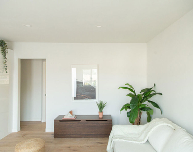 3363 N Andrita Street - Photo Thumbnail 6
