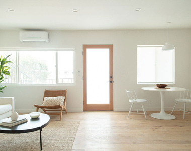 3363 N Andrita Street - Photo Thumbnail 2