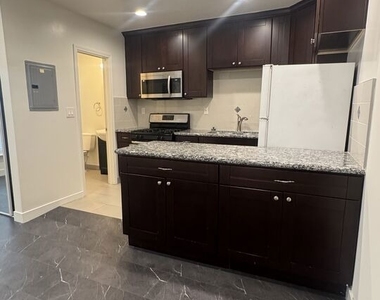 133 S Crescent Drive - Photo Thumbnail 7
