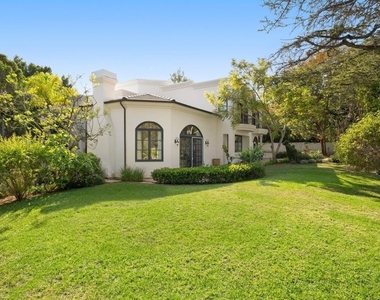 2161 Georgina Avenue - Photo Thumbnail 2