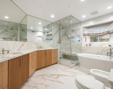 2161 Georgina Avenue - Photo Thumbnail 12