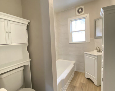 2620 S Barrington Avenue - Photo Thumbnail 10