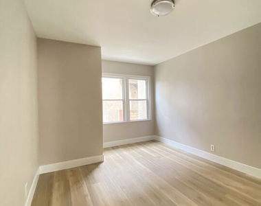 2620 S Barrington Avenue - Photo Thumbnail 19