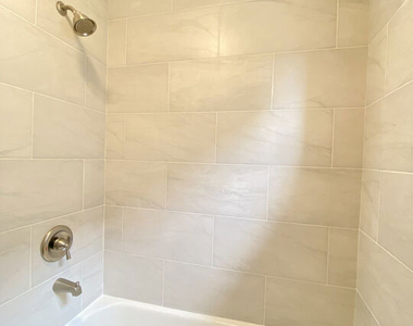 2620 S Barrington Avenue - Photo Thumbnail 12