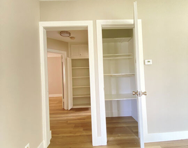 2620 S Barrington Avenue - Photo Thumbnail 18