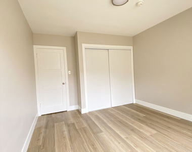2620 S Barrington Avenue - Photo Thumbnail 16