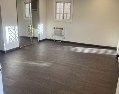 133 S Crescent Drive - Photo Thumbnail 6