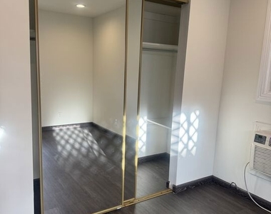133 S Crescent Drive - Photo Thumbnail 7