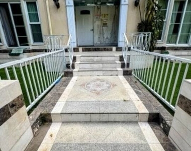 133 S Crescent Drive - Photo Thumbnail 3