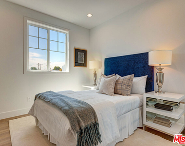 1625 S Wooster Street - Photo Thumbnail 12