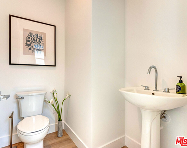 1625 S Wooster Street - Photo Thumbnail 16