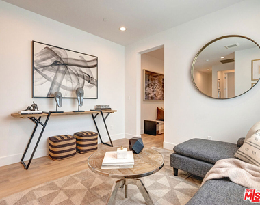 1625 S Wooster Street - Photo Thumbnail 17