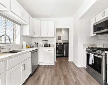 3031 Wellington Road - Photo Thumbnail 2