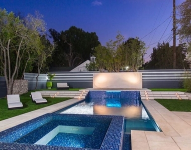 12318 W Sunset Boulevard - Photo Thumbnail 14