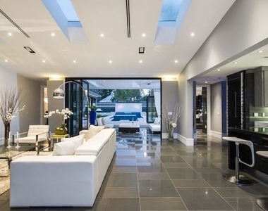 12318 W Sunset Boulevard - Photo Thumbnail 4