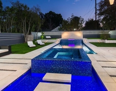 12318 W Sunset Boulevard - Photo Thumbnail 15