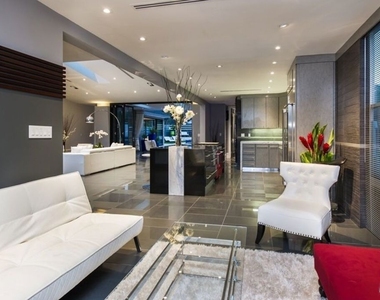 12318 W Sunset Boulevard - Photo Thumbnail 8
