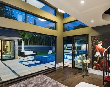 12318 W Sunset Boulevard - Photo Thumbnail 18