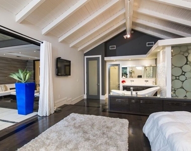 12318 W Sunset Boulevard - Photo Thumbnail 21