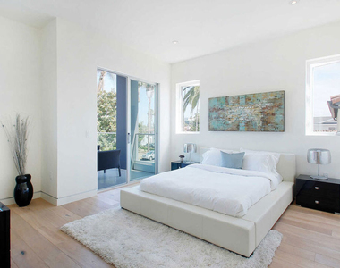 429 N Sweetzer Avenue - Photo Thumbnail 22