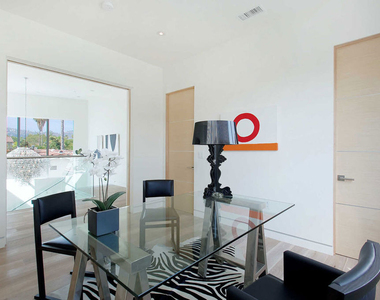 429 N Sweetzer Avenue - Photo Thumbnail 28