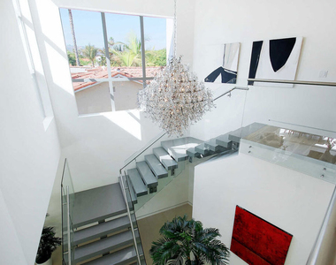 429 N Sweetzer Avenue - Photo Thumbnail 19