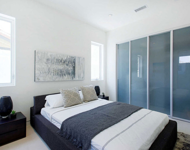 429 N Sweetzer Avenue - Photo Thumbnail 20