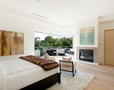 429 N Sweetzer Avenue - Photo Thumbnail 32