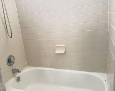 220 N Louise Street - Photo Thumbnail 8