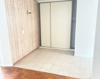 220 N Louise Street - Photo Thumbnail 3
