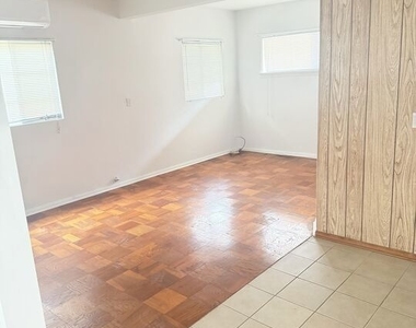 220 N Louise Street - Photo Thumbnail 2