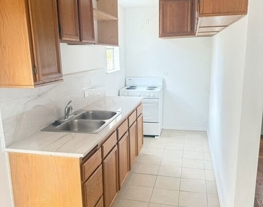 220 N Louise Street - Photo Thumbnail 4