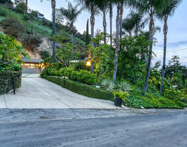 3827 Rhodes Avenue - Photo Thumbnail 27