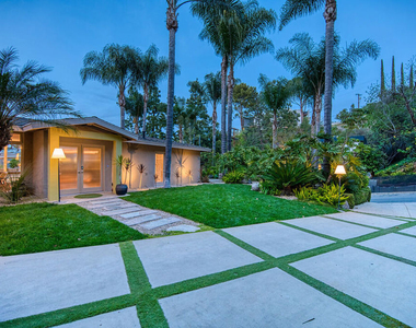 3827 Rhodes Avenue - Photo Thumbnail 24