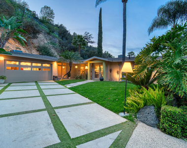 3827 Rhodes Avenue - Photo Thumbnail 26