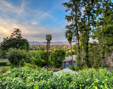 3827 Rhodes Avenue - Photo Thumbnail 21