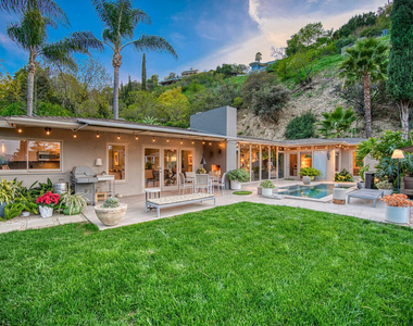 3827 Rhodes Avenue - Photo Thumbnail 4