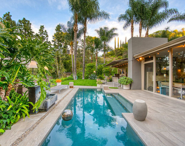 3827 Rhodes Avenue - Photo Thumbnail 2