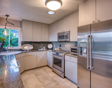 3827 Rhodes Avenue - Photo Thumbnail 13