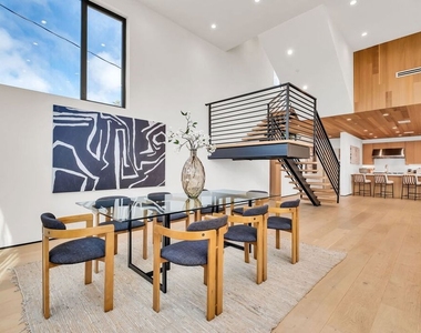611 Broadway Street - Photo Thumbnail 12