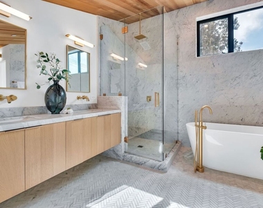 611 Broadway Street - Photo Thumbnail 25