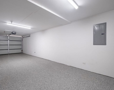 611 Broadway Street - Photo Thumbnail 6