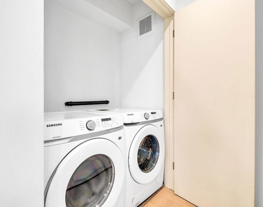 611 Broadway Street - Photo Thumbnail 14