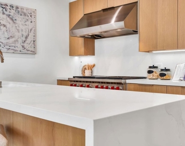 611 Broadway Street - Photo Thumbnail 18