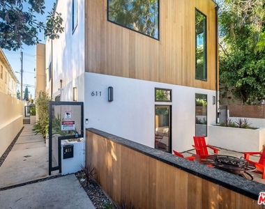 611 Broadway Street - Photo Thumbnail 29
