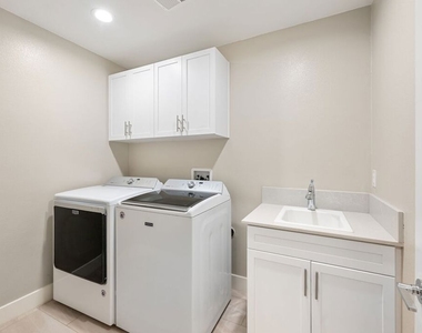 4428 Paxton Place Place - Photo Thumbnail 15