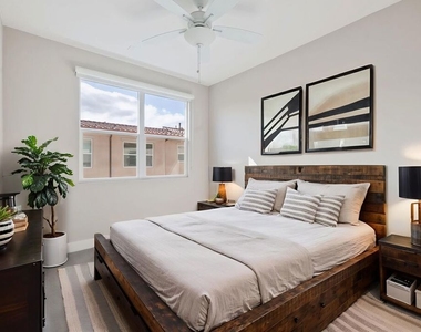 4428 Paxton Place Place - Photo Thumbnail 4